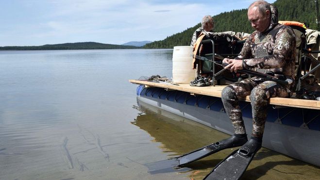 Путин на рыбалке, подводная охота Путина,  видео подводной охоты Путина на щуку