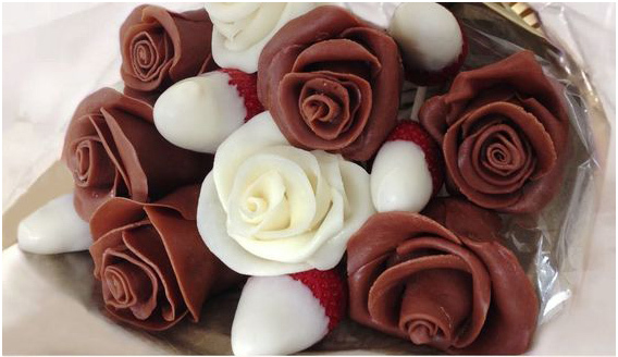 шоколадные розы из клубники