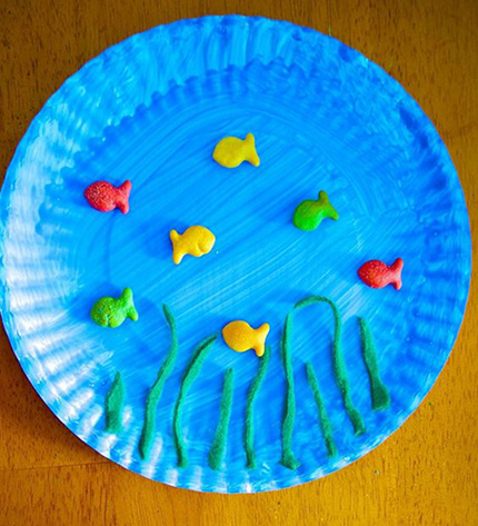 поделка "подводный мир" из одноразовых тарелок с детьми