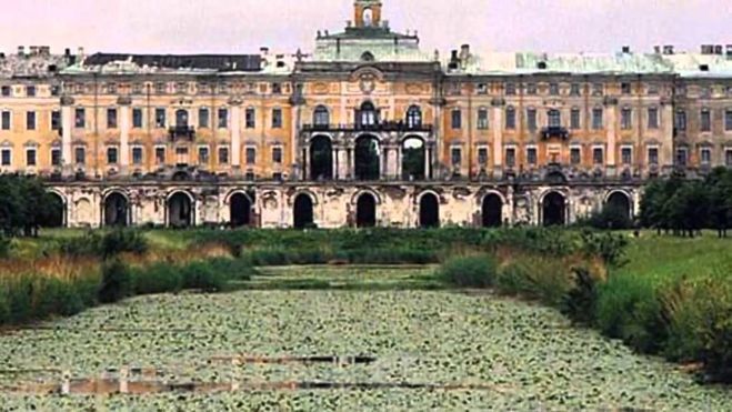 Константиновский дворец до реставрации