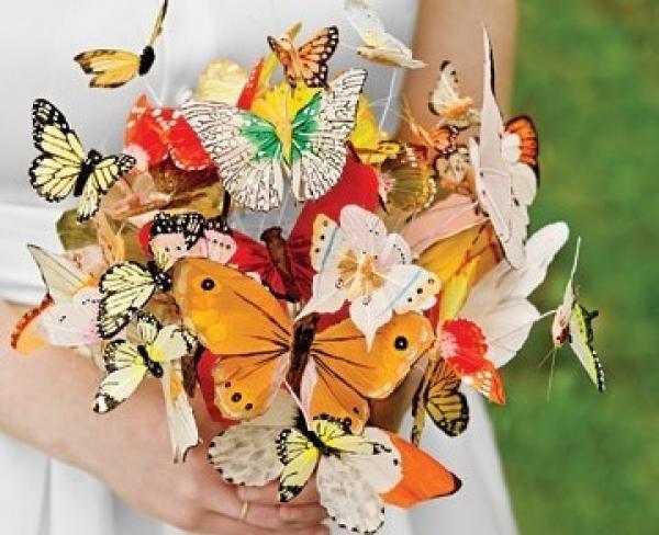 Как сделать букет из бабочек своими руками?