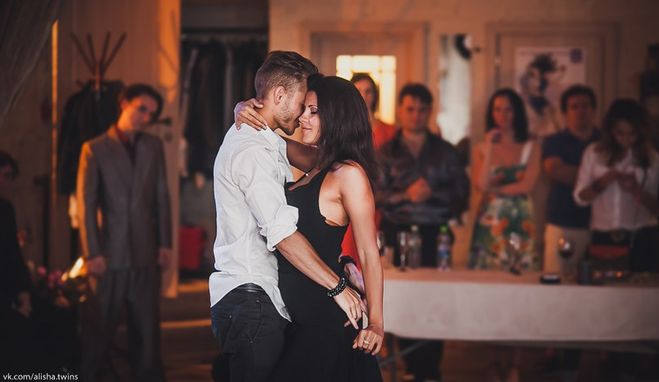 Дмитрий Олейников Танцы на ТНТ с девушкой
