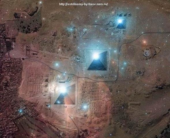 Обратите внимание на расположения звёзд  в поясе созвездия Ориона. Ведь пирамиды в Гизе, расположенные именно в том-же порядке, что и 3 звёзды в поясе Ориона (Mintalka, Alnilam, Alnitak). Хотелось бы знать людское мнение по этому поводу. Как, по вашему это постройки пришельцев, или же вы думаете иначе ? У меня есть своё мнение по этому поводу, хотелось-бы обсудить это с живыми людьми?