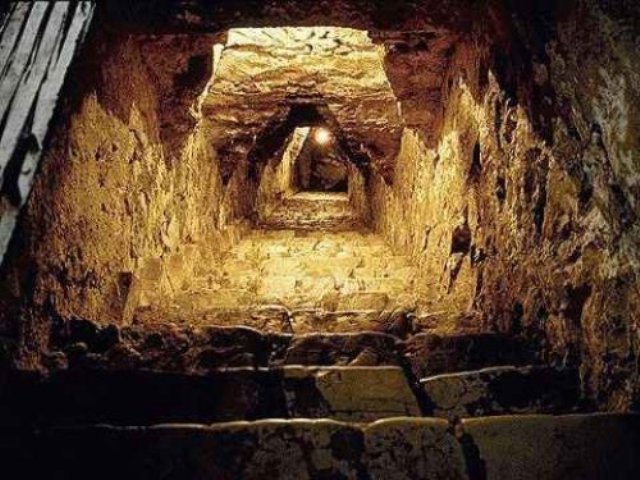 древний тоннель