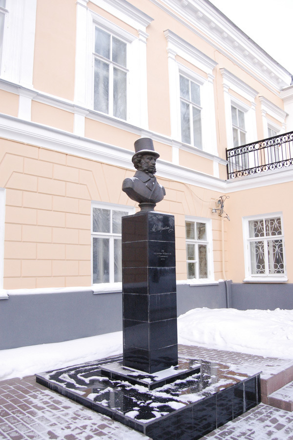 Памятник А.С.Пушкину в Ульяновске