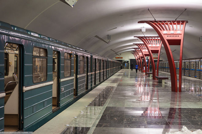 Станция метро "Алма-Атинская"