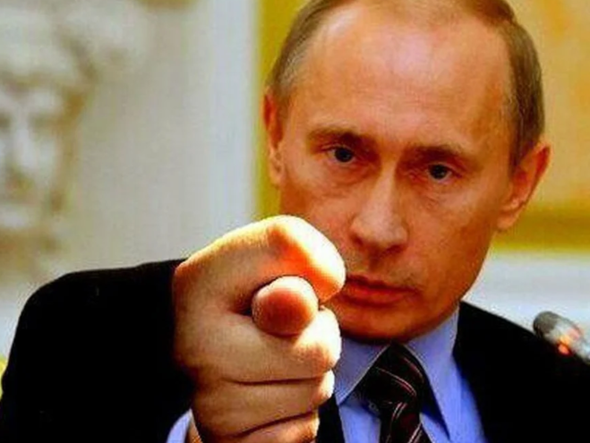 Путин показывает фигу