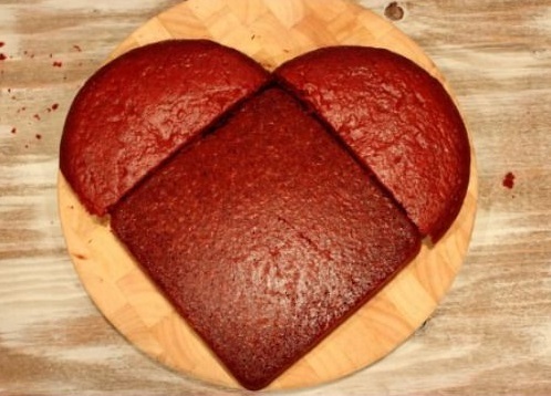 торт из коржей в форме сердца