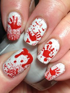 рисунок с пятнами крови на ногтях для Хэллоуина