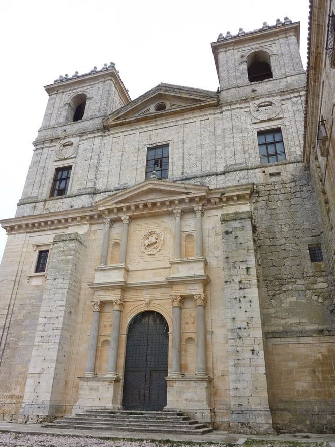 текст при наведении  - монастырь Сантьяго, Уклес, Испания
