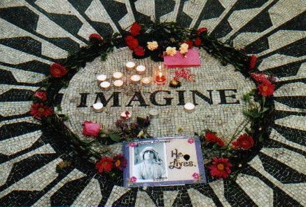 "Земляничные поля", мемориал Джону Леннону в Нью-Йорке