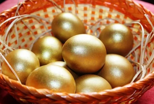 как покрасить яйца в золотой цвет