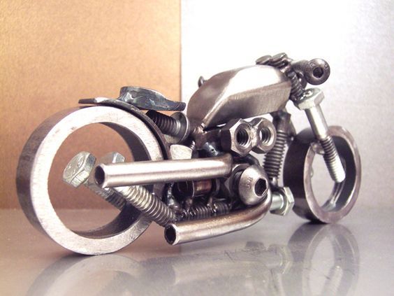 мотоцикл из винтиков