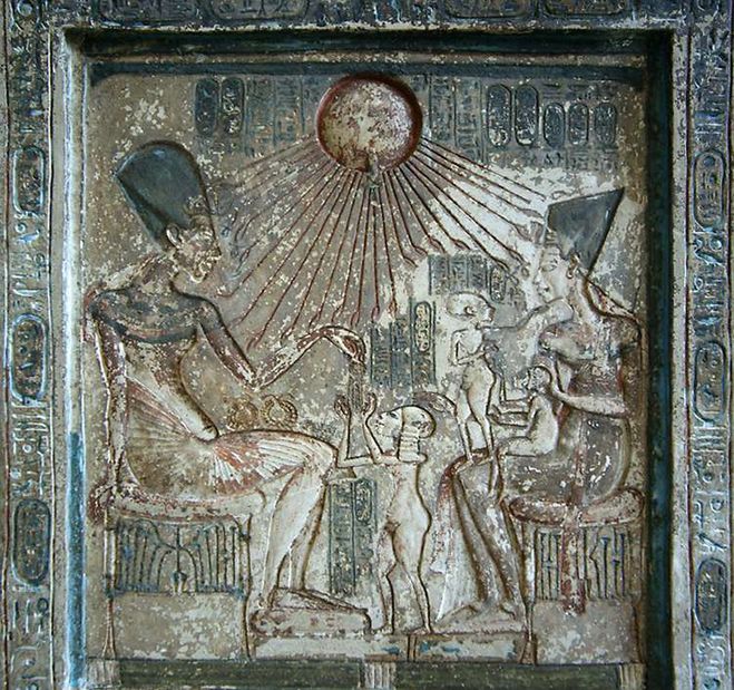 Нефертити и эхнатон