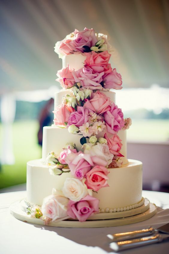 торт свадебный с розами