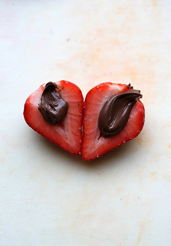 клубничка "сердечки" в шоколаде