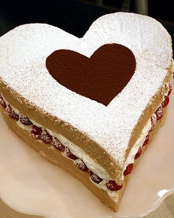 торт в форме сердца