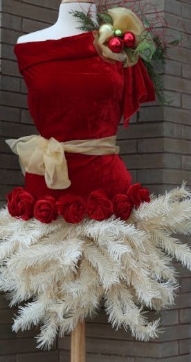 новогоднее платье из еловых веток